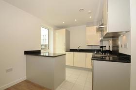 3 bedroom Flat to re...